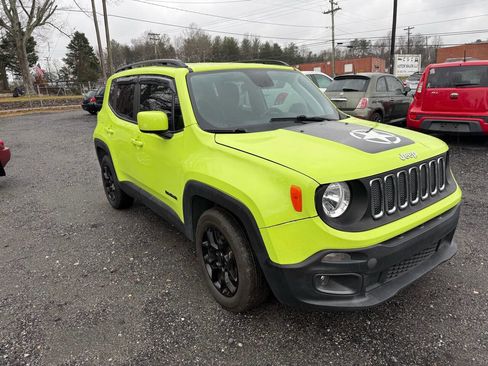 Used 2018 Jeep Renegade Latitude image 4