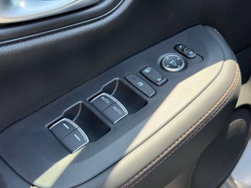 Used 2025 Honda HR-V Sport image 21