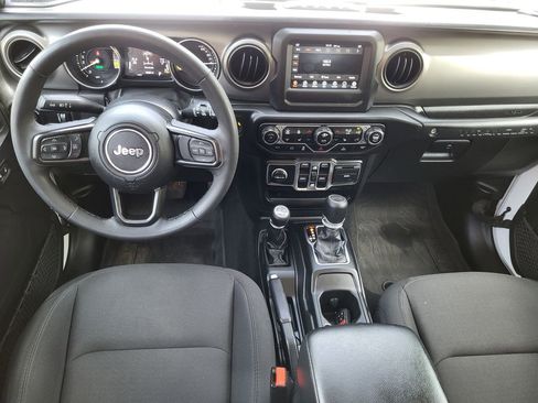 Used 2023 Jeep Wrangler Unlimited w/ Cold Weather Group AWD/4WD image 28