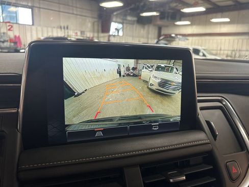 Certified 2023 GMC Yukon XL SLT AWD/4WD image 24