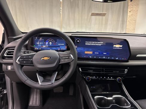 New 2026 Chevrolet Traverse LT w/ Sun and Wheel Package image 24