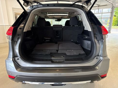 Used 2019 Nissan Rogue SV w/ Sun & Sound Touring Package AWD/4WD image 21