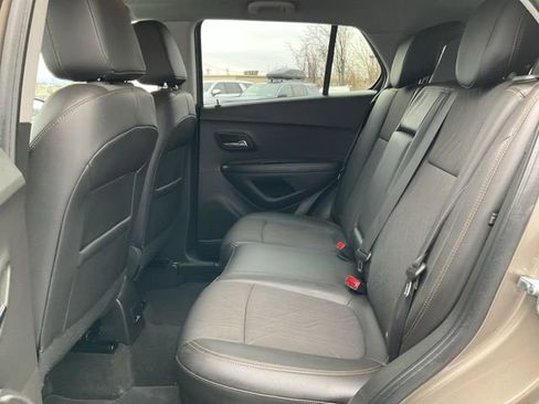 Certified 2022 Chevrolet Trax LT w/ LT Convenience Package image 16