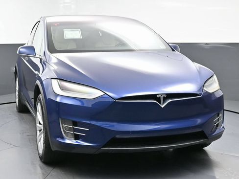 Used 2017 Tesla Model X 100D AWD/4WD image 4
