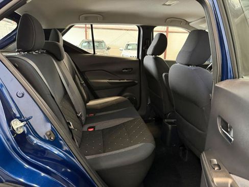 Used 2018 Nissan Kicks SV FWD image 22