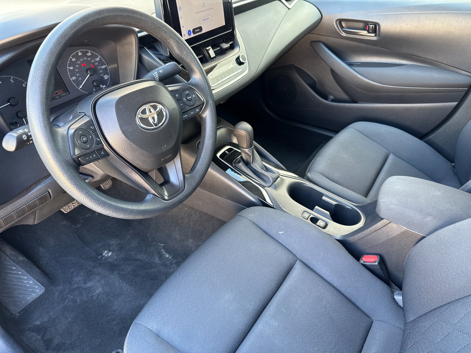 Certified 2025 Toyota Corolla LE FWD image 9