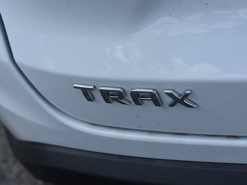 New 2026 Chevrolet Trax LT w/ LT Convenience Package FWD image 16
