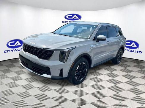 Used 2025 Kia Sorento S FWD image 10
