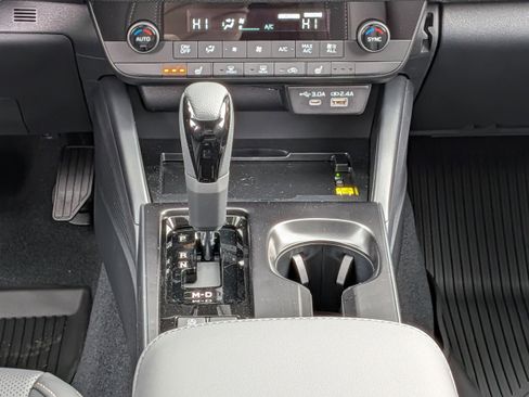 New 2026 Subaru Outback Limited w/ Premium/Limited Package 2 AWD/4WD image 19