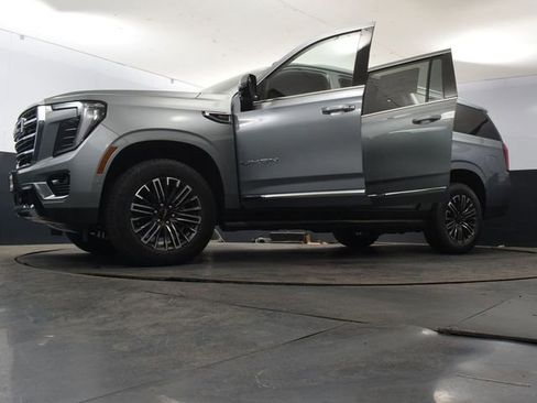 Used 2025 GMC Yukon XL Elevation image 75