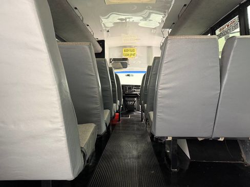 Used 2004 Chevrolet Express 3500 w/ School Bus Package RWD image 27