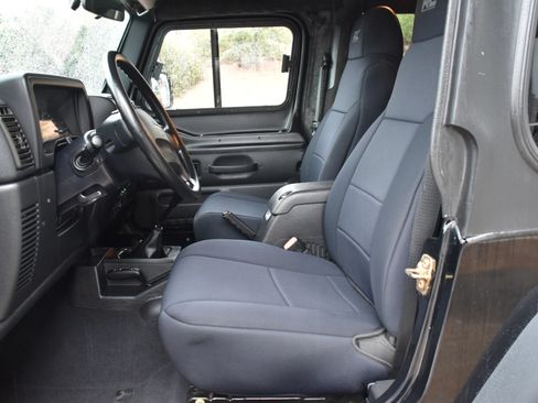 Used 2006 Jeep Wrangler X AWD/4WD image 14