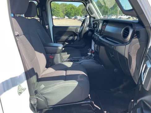 Used 2019 Jeep Wrangler Unlimited Sport S AWD/4WD image 27