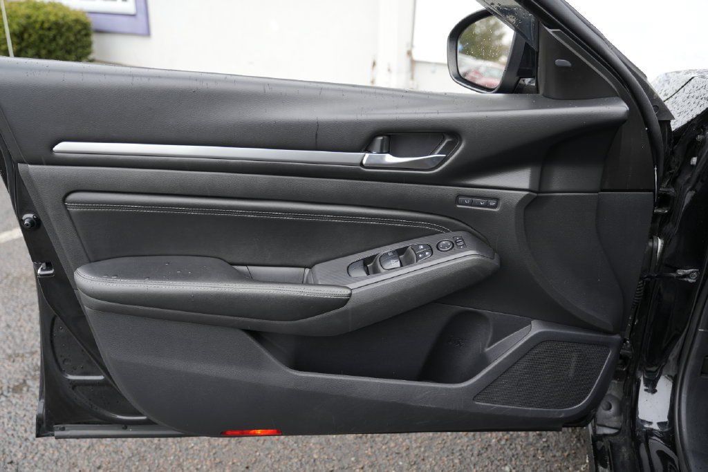 Used 2019 Nissan Altima 2.5 Platinum AWD/4WD image 25