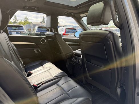 Used 2020 Land Rover Discovery Landmark AWD/4WD image 21