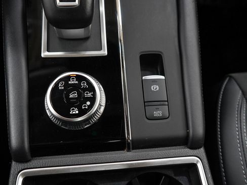 Used 2024 Mitsubishi Outlander SE AWD/4WD image 24