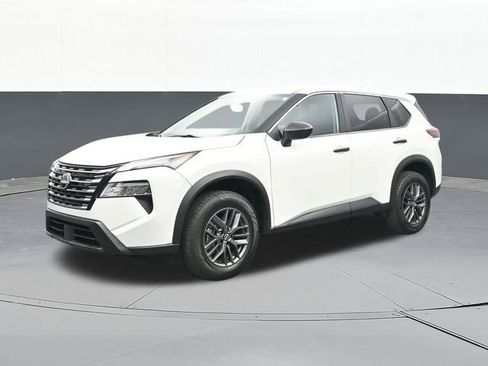 Used 2024 Nissan Rogue S image 5