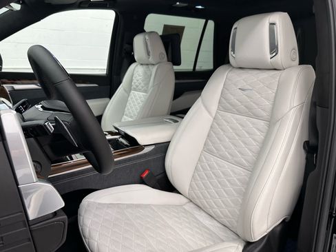 Used 2026 Cadillac Escalade Platinum Sport w/ LPO, ONYX Package AWD/4WD image 13