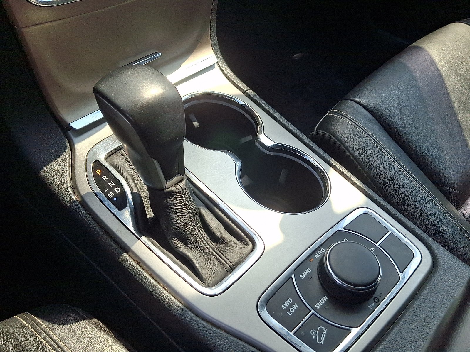 Used 2017 Jeep Grand Cherokee Limited AWD/4WD image 14