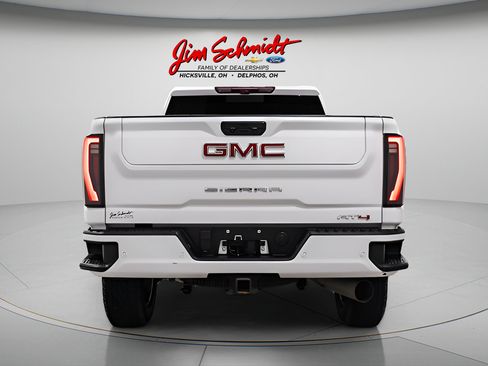 Used 2024 GMC Sierra 2500 AT4 w/ AT4 Premium Plus Package AWD/4WD image 5