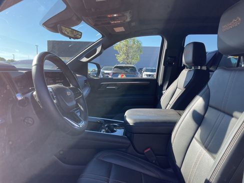 Certified 2025 Chevrolet Tahoe High Country AWD/4WD image 7