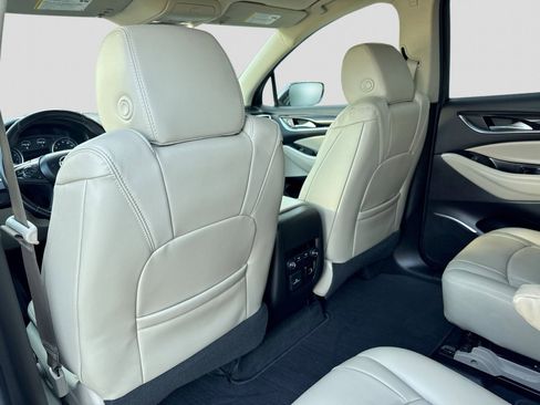 Used 2018 Buick Enclave Essence FWD image 19