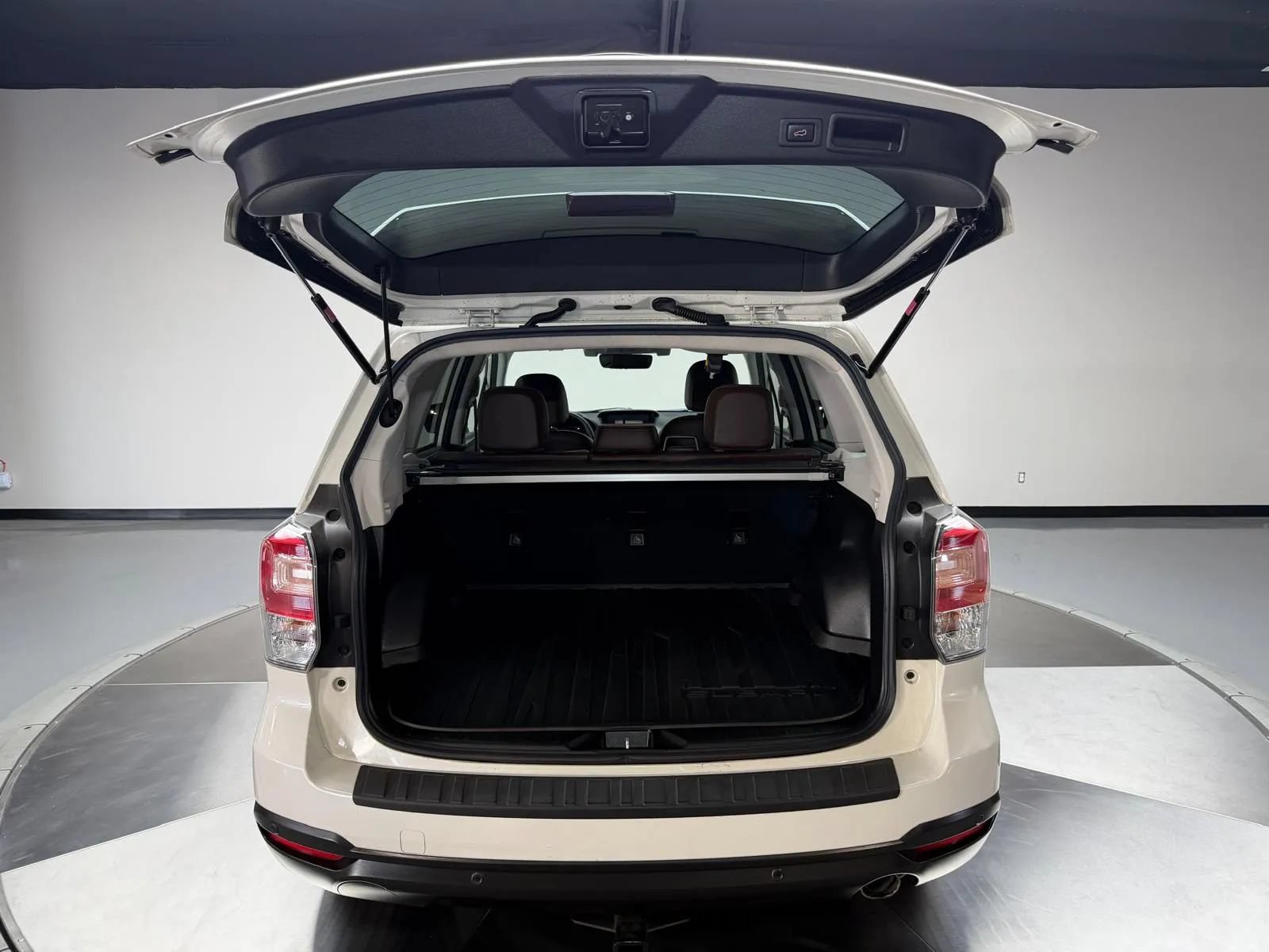Used 2018 Subaru Forester 2.5i Touring w/ Popular Package #2 AWD/4WD image 13