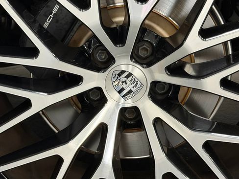 Used 2023 Porsche Macan AWD/4WD image 19