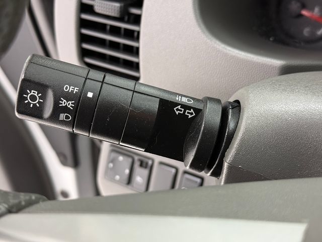 Used 2018 Nissan Frontier SV RWD image 13