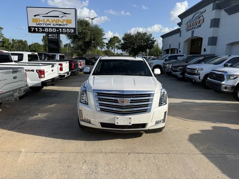 Used 2017 Cadillac Escalade Platinum AWD/4WD image 43