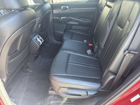 Used 2022 Kia Sorento S w/ Panoramic Sunroof Package FWD image 14