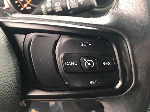 Used 2018 Jeep Wrangler Unlimited Sport S AWD/4WD image 16