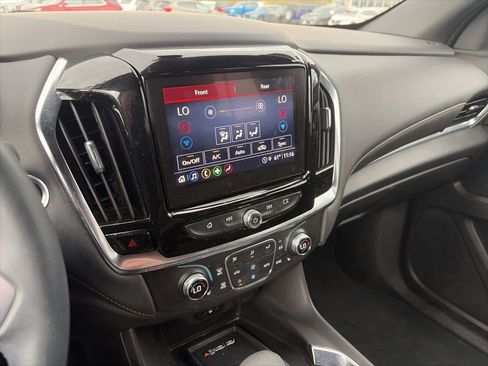 Used 2023 Chevrolet Traverse LT w/ Midnight/Sport Edition AWD/4WD image 9