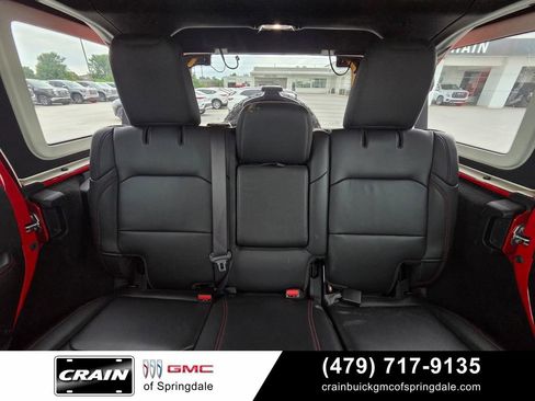 Used 2025 Jeep Wrangler Unlimited Rubicon AWD/4WD image 28