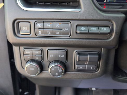 Used 2024 Chevrolet Tahoe High Country w/ Advanced Technology Package image 17