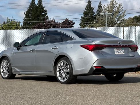 Used 2021 Toyota Avalon Limited w/ Advanced Safety Package FWD image 5