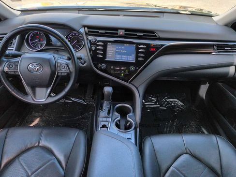 Used 2018 Toyota Camry XLE FWD image 14