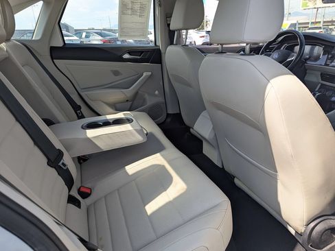 Used 2024 Volkswagen Jetta SE FWD image 32