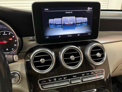 Used 2018 Mercedes-Benz GLC 300 4MATIC image 8