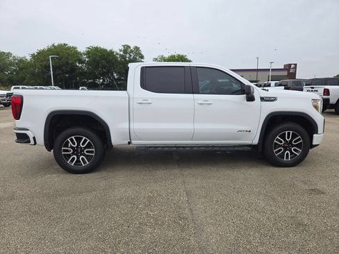 Used 2021 GMC Sierra 1500 AT4 w/ AT4 Value Package AWD/4WD image 2