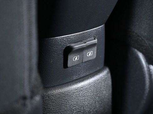 Certified 2024 Nissan Kicks S image 32