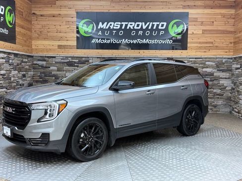 Used 2023 GMC Terrain SLE w/ Driver Convenience Package AWD/4WD image 17