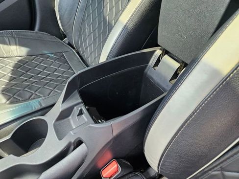 Used 2015 Hyundai Veloster Turbo w/ Option Group 04 image 26