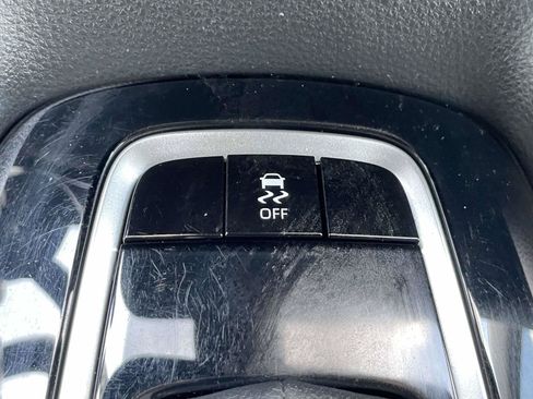 Used 2024 Toyota Corolla LE w/ LE Convenience Package FWD image 31