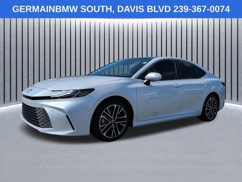 Used 2025 Toyota Camry XLE w/ Premium Plus Package FWD image 1