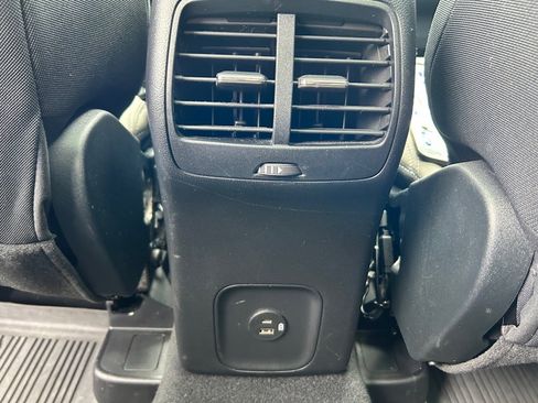 Used 2020 Ford Escape SE image 11