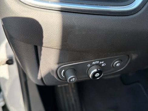 Used 2022 Chevrolet Equinox Premier AWD/4WD image 18