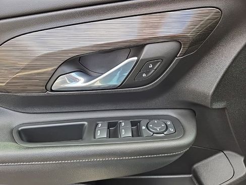 Used 2023 GMC Terrain SLE FWD image 21