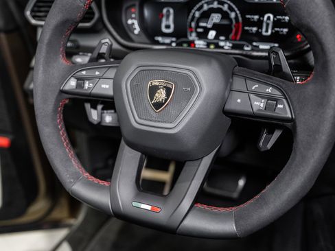 Used 2024 Lamborghini Urus Performante AWD/4WD image 50
