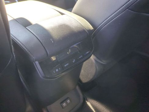 Used 2021 Toyota Highlander XLE image 26